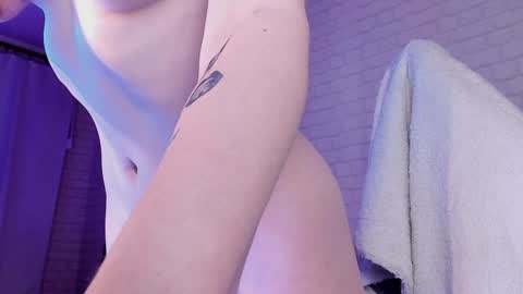 Izzy    online show from December 2, 7:11 pm