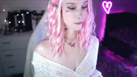 Izzy    online show from January 27, 4:54 pm