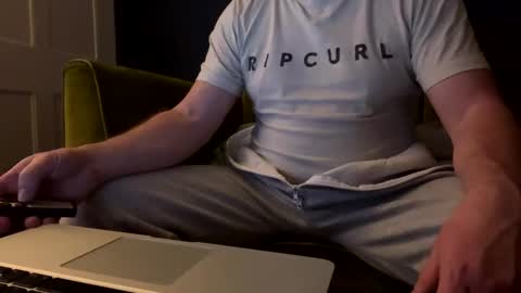 ukclive online show from February 9, 10:00 pm