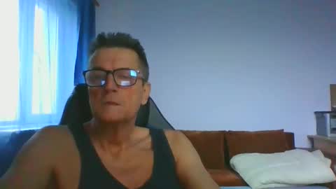 ulmeni4 online show from November 25, 6:12 am