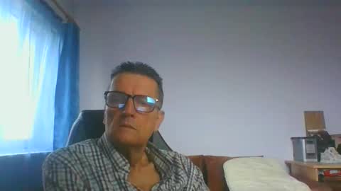 ulmeni4 online show from November 11, 6:48 am