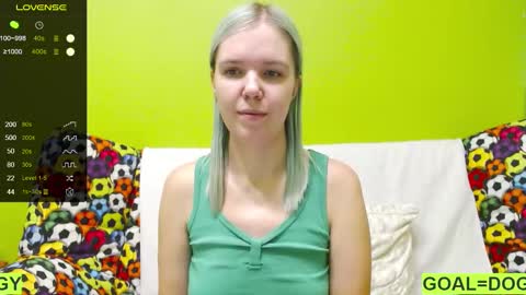 Snapshot of ultra_meow chatting on February 8, 6:55 pm Roxy online show from February 8, 6:55 pm