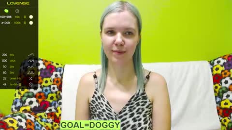 Snapshot of ultra_meow chatting on January 31, 12:39 am Roxy online show from January 31, 12:39 am