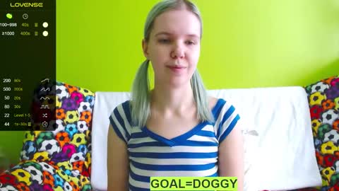 Snapshot of ultra_meow chatting on February 16, 7:04 am Roxy online show from February 16, 7:04 am