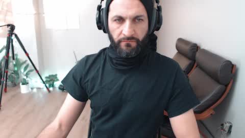 Snapshot of ultratoaster chatting on January 6, 5:08 am ultratoaster online show from January 6, 5:08 am