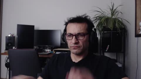 Snapshot of ultratoaster chatting on October 23, 7:32 am ultratoaster online show from October 23, 7:32 am