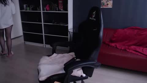 Julia online show from October 10, 4:40 am