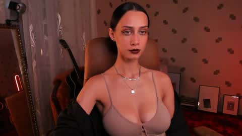 unaericaabistrong online show from August 1, 6:09 pm