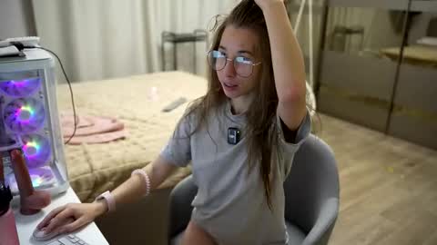 unarks online show from November 4, 5:47 pm