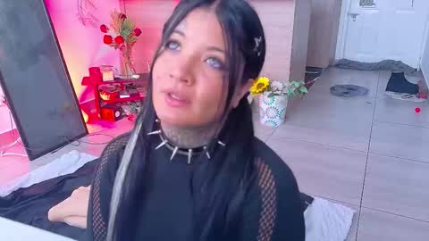 Franchesca  online show from November 27, 8:38 pm