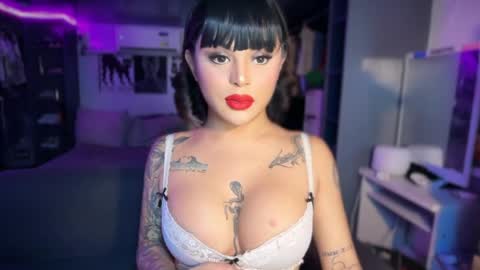 Lady tan online show from April 29, 3:55 am