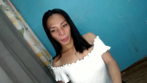 Snapshot of uncut_queen chatting on October 18, 10:30 am LOVELY JANE online show from October 18, 10:30 am