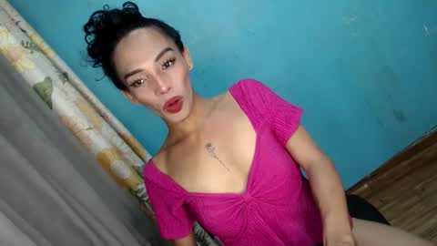 Snapshot of uncut_queen chatting on October 20, 10:59 pm LOVELY JANE online show from October 20, 10:59 pm
