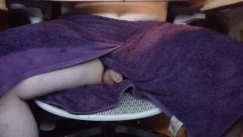 Under the desk online show from December 21, 9:54 pm