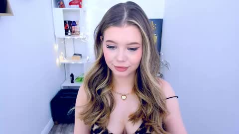 Snapshot of unforgettablalice chatting on February 28, 11:36 am Alice online show from February 28, 11:36 am