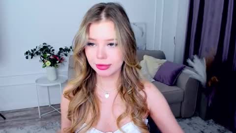 Snapshot of unforgettablalice chatting on September 29, 7:57 pm Alice online show from September 29, 7:57 pm