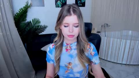 Snapshot of unforgettablalice chatting on September 28, 6:28 pm Alice online show from September 28, 6:28 pm
