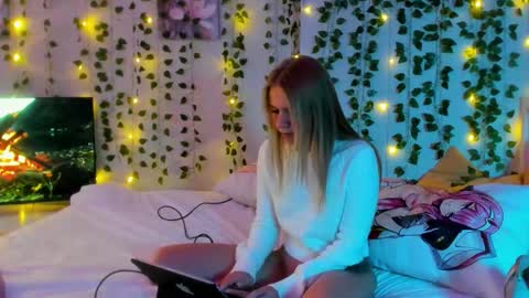 Im online every day 1700 GMT-4 online show from September 27, 11:02 pm