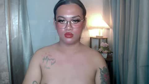 Snapshot of unforgettable_sin chatting on October 2, 6:50 pm Bella Shamara Odett online show from October 2, 6:50 pm