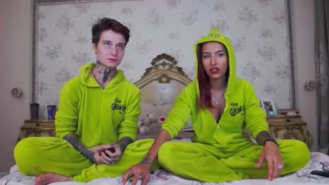 Snapshot of unholyangels_ chatting on October 15, 10:10 pm Selenna And Kenny online show from October 15, 10:10 pm