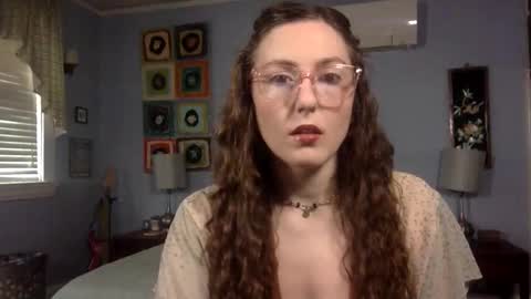 Lola Moonstone online show from May 24, 3:18 pm