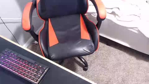 unicornflowers online show from October 25, 10:43 pm