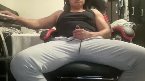 unlobitooenwallstreet online show from March 29, 7:04 pm