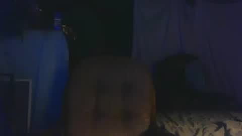 untouchableace84 online show from April 19, 8:00 pm