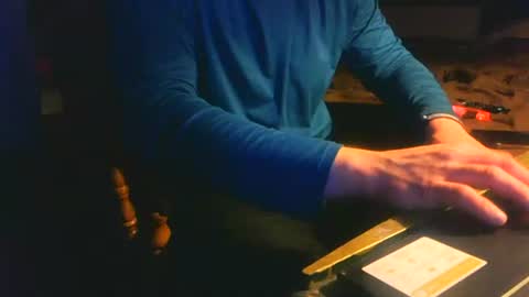 untouchableace84 online show from April 15, 11:38 pm