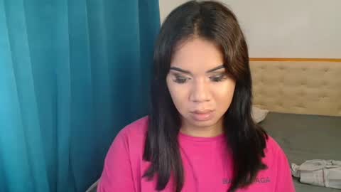 Snapshot of ur_cutiesthotasianxx chatting on October 20, 7:08 pm Vee online show from October 20, 7:08 pm