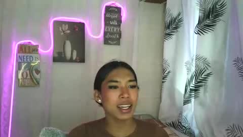 ur_dazzlingmorenaxx online show from April 3, 3:13 am