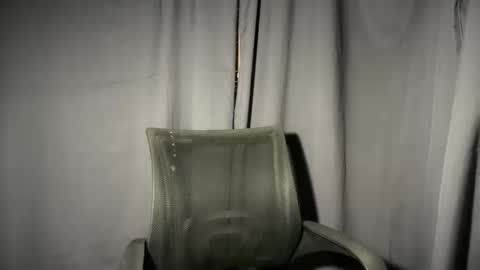Snapshot of ur_fuckerbttm chatting on October 6, 9:43 pm ur_fuckerbttm online show from October 6, 9:43 pm