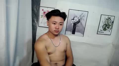 ur_hotguy online show from September 17, 11:46 am