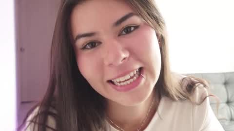 samyyy online show from April 13, 3:27 pm