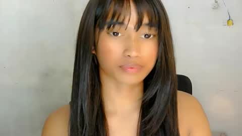 Ellie online show from April 12, 7:07 pm