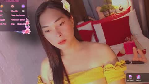 ur_sugarbabyx online show from April 12, 12:20 pm
