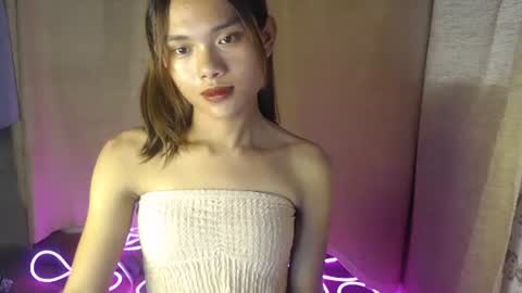 Snapshot of urasian_crisa chatting on September 20, 8:17 am urasian_crisa online show from September 20, 8:17 am