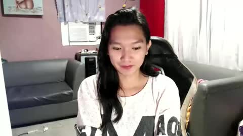 NEWRA  ALLISON online show from September 29, 1:59 am