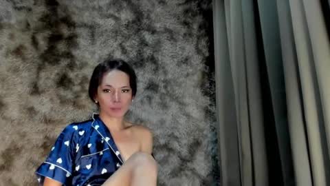 Snapshot of urasian_slut_yana chatting on February 15, 4:58 am yana online show from February 15, 4:58 am