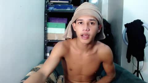 urdreamboy_clarin online show from July 8, 12:30 pm