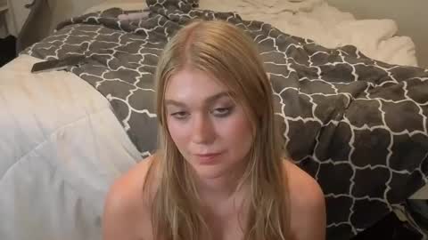 Snapshot of urfavcollegegirl chatting on February 18, 3:42 am Maryia Kay online show from February 18, 3:42 am