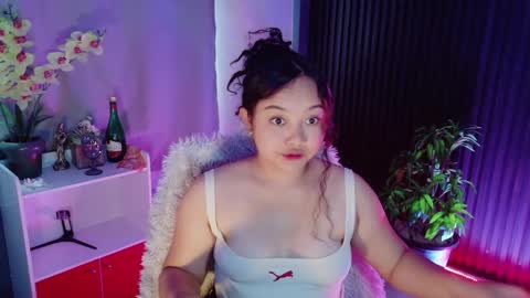 Scarlet online show from March 2, 2:05 am