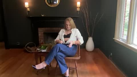 UrFemmeAddiction online show from July 21, 5:04 pm