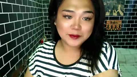 Snapshot of urgirl_dimple chatting on September 24, 7:59 am Dimple online show from September 24, 7:59 am