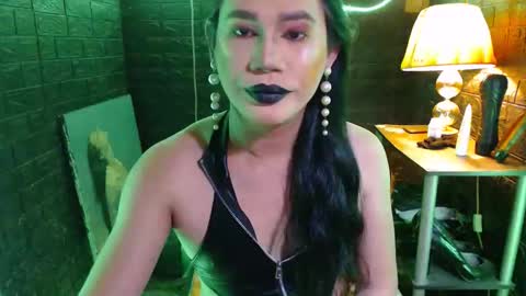 Snapshot of urhardcockqueenxxx chatting on October 22, 6:27 am queen norelle online show from October 22, 6:27 am
