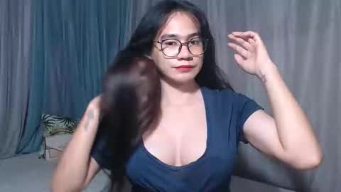 Snapshot of urhot_sanggre chatting on October 18, 2:32 pm urhot_sanggre online show from October 18, 2:32 pm