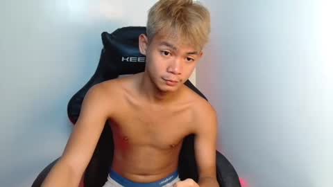 Snapshot of urhotpinoy_izaac chatting on October 8, 3:07 pm simeon ulok online show from October 8, 3:07 pm