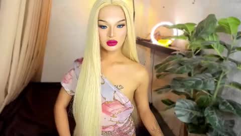 Snapshot of urladyprincessmassivecock chatting on October 7, 7:10 pm jhaii online show from October 7, 7:10 pm