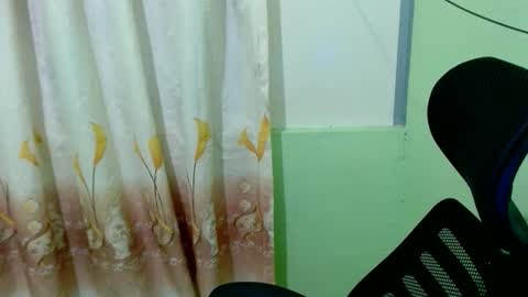 Snapshot of urlatino_rey chatting on October 22, 3:13 pm urlatino_rey online show from October 22, 3:13 pm