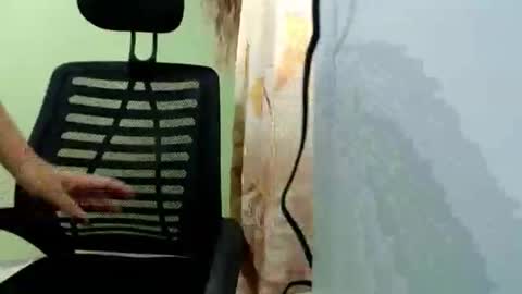 Snapshot of urlatino_rey chatting on September 15, 7:10 am urlatino_rey online show from September 15, 7:10 am